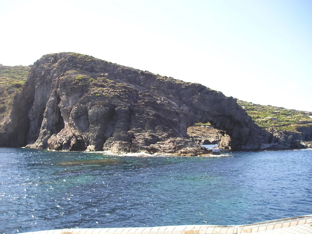 Le calette di Pantelleria a confronto: quale scegliere in base alle tue esigenze