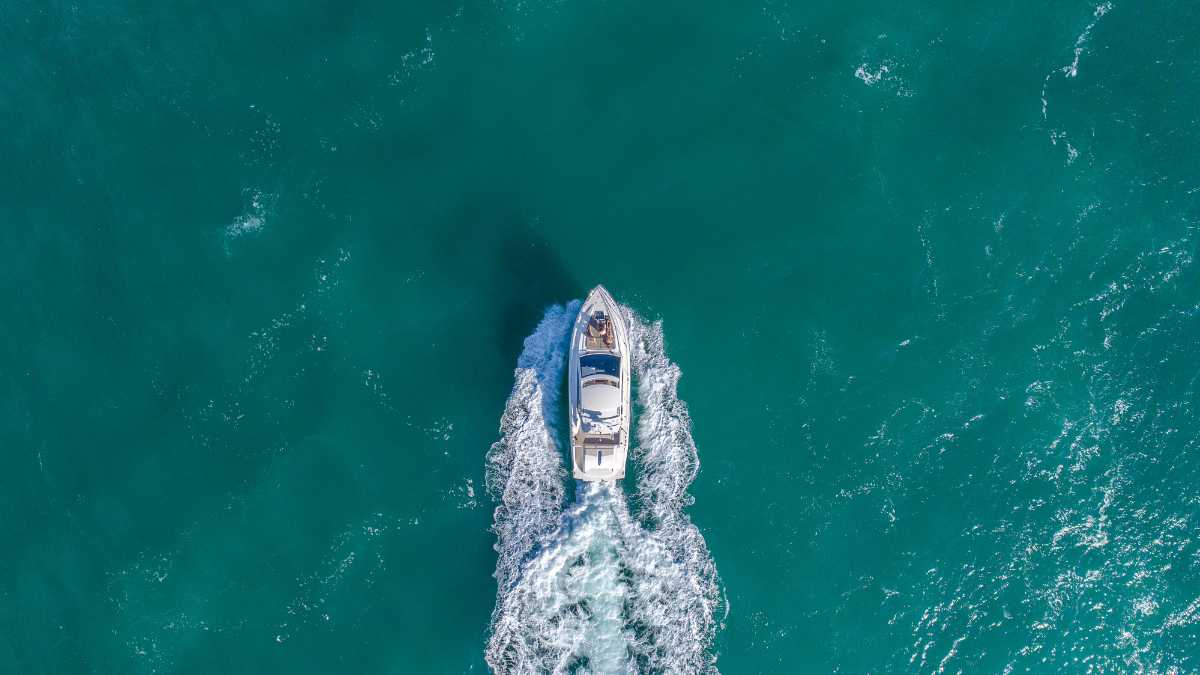 Pantelleria in barca privata: punti di ancoraggio e regole del Parco