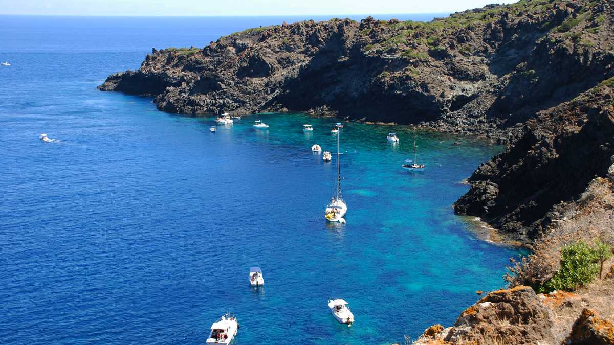 Pantelleria per digital nomad: internet, spazi di lavoro e costi reali